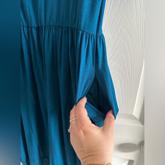 Buttercream Clothing short sleeved, knee length dress in blue, size XL - Picture 7 of 16